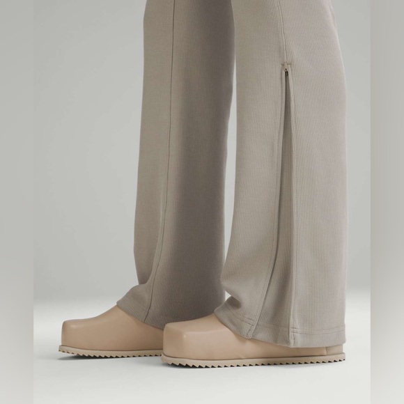 Lululemon Brushed Softstream Ribbed Zip Flared Pants Size 6 - Picture 2 of 5